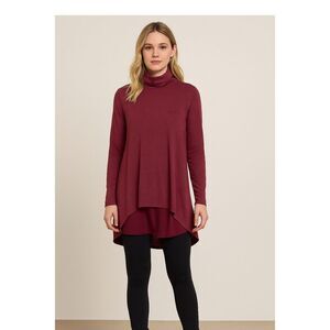 NWT DG2 Size Med oversized sweater tunic in dark berry